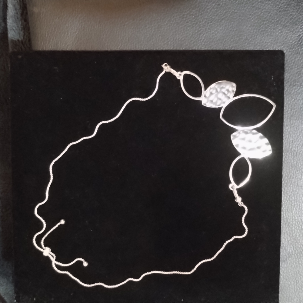 Magnabililties Modern Leaf Statement Necklace 18" Chain